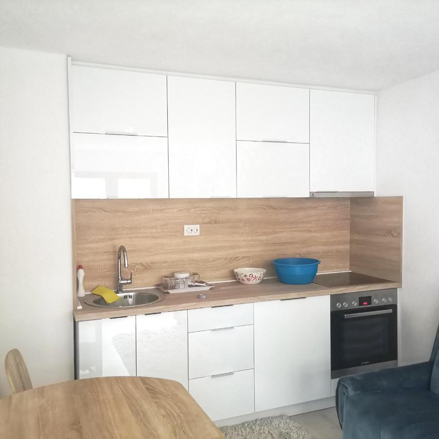 Family Apartment With Garden Sarajevo Exterior photo