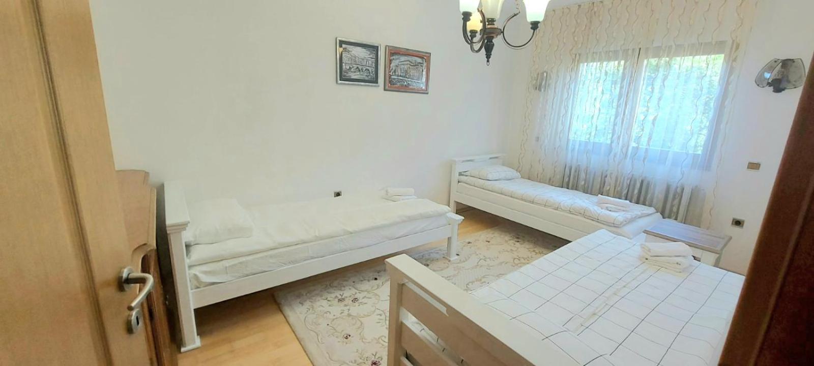 Family Apartment With Garden Sarajevo Exterior photo