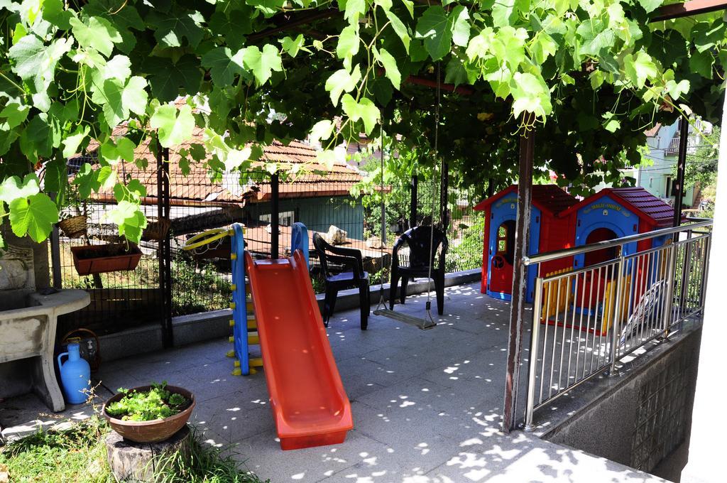 Family Apartment With Garden Sarajevo Exterior photo