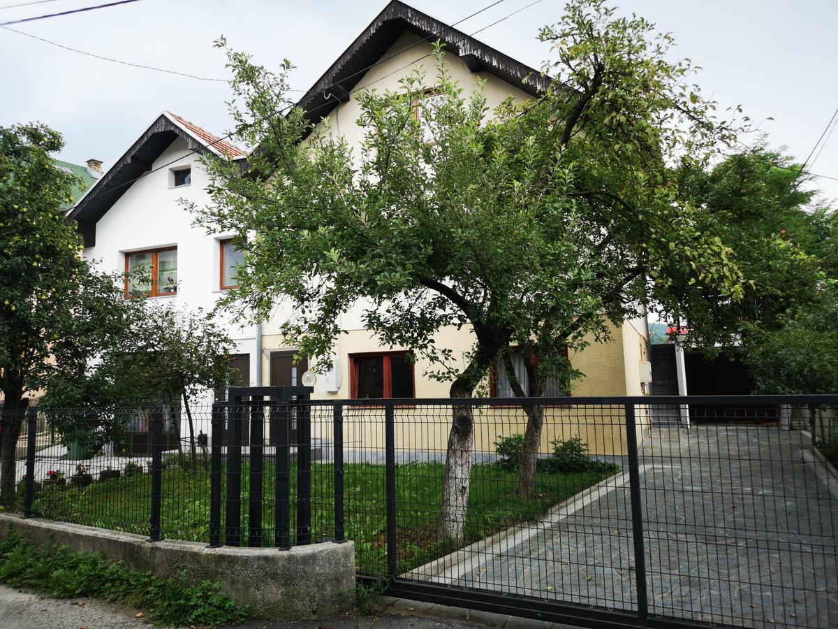 Family Apartment With Garden Sarajevo Exterior photo